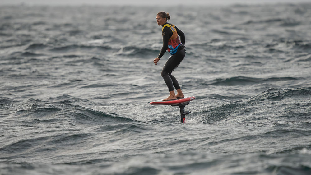 Foil Drive Downwinder, Luke Atkinson et Holly Pie s'imposent